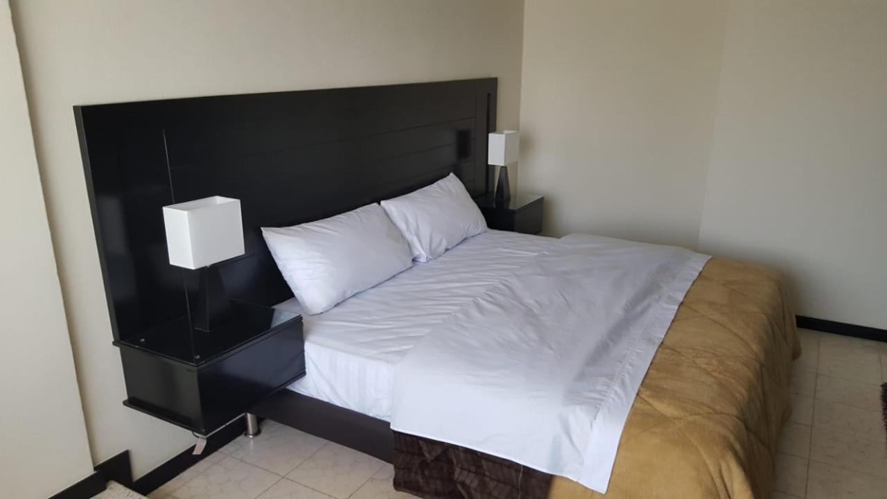 Marev Hotel Irapuato Esterno foto